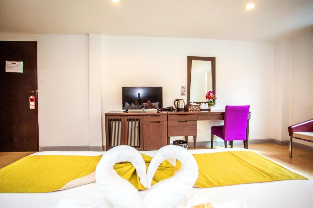 Отель Sino House Patong Экстерьер фото