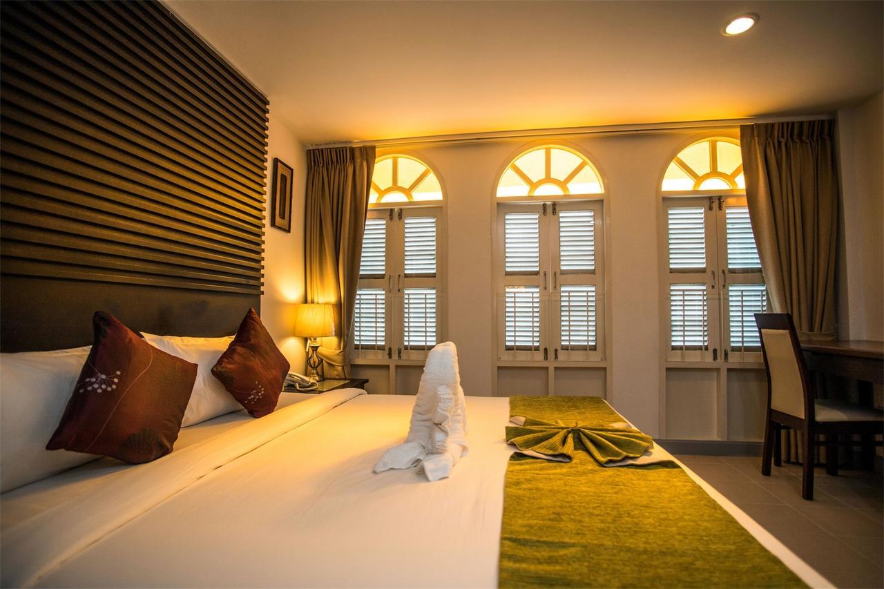 Отель Sino House Patong Экстерьер фото