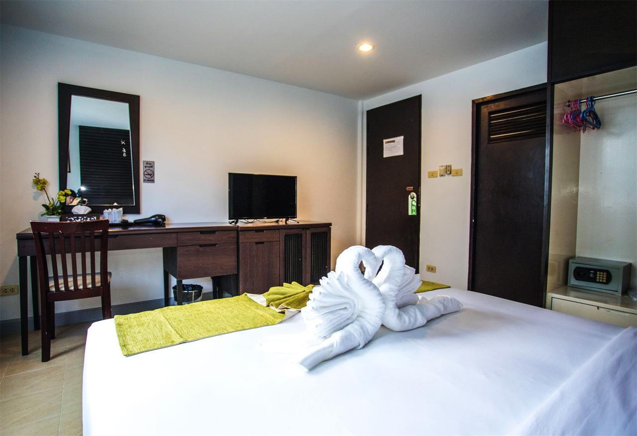 Отель Sino House Patong Экстерьер фото