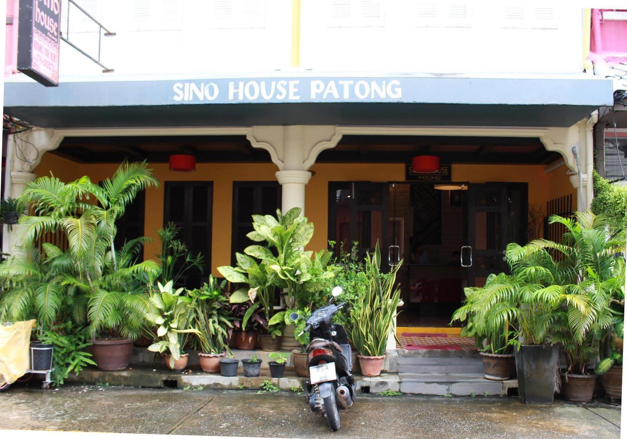 Отель Sino House Patong Экстерьер фото