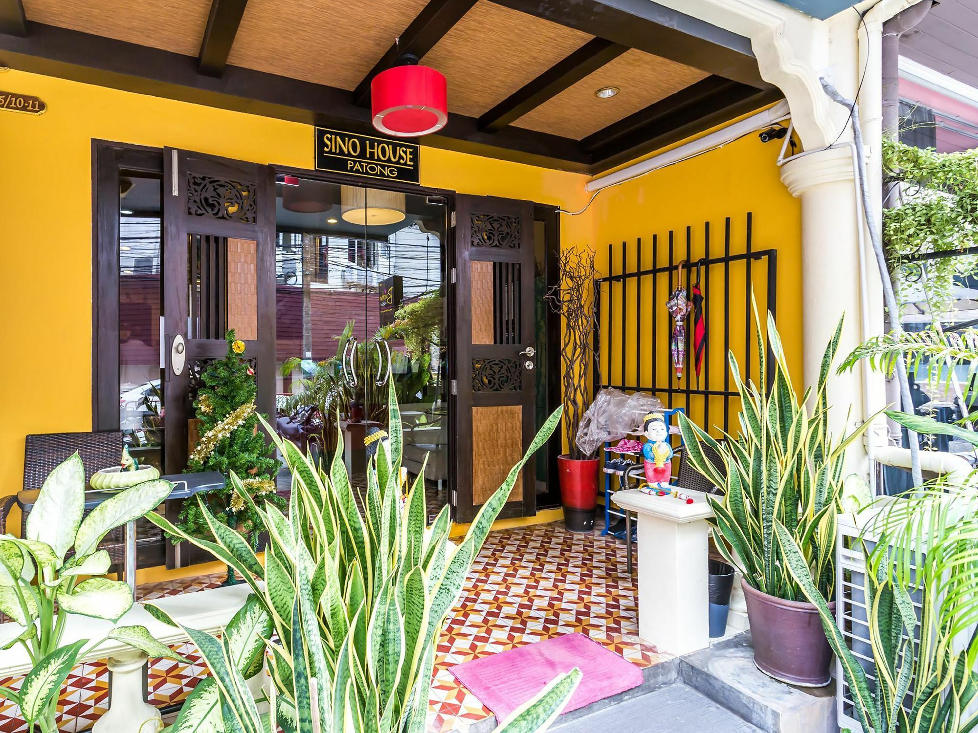 Отель Sino House Patong Экстерьер фото