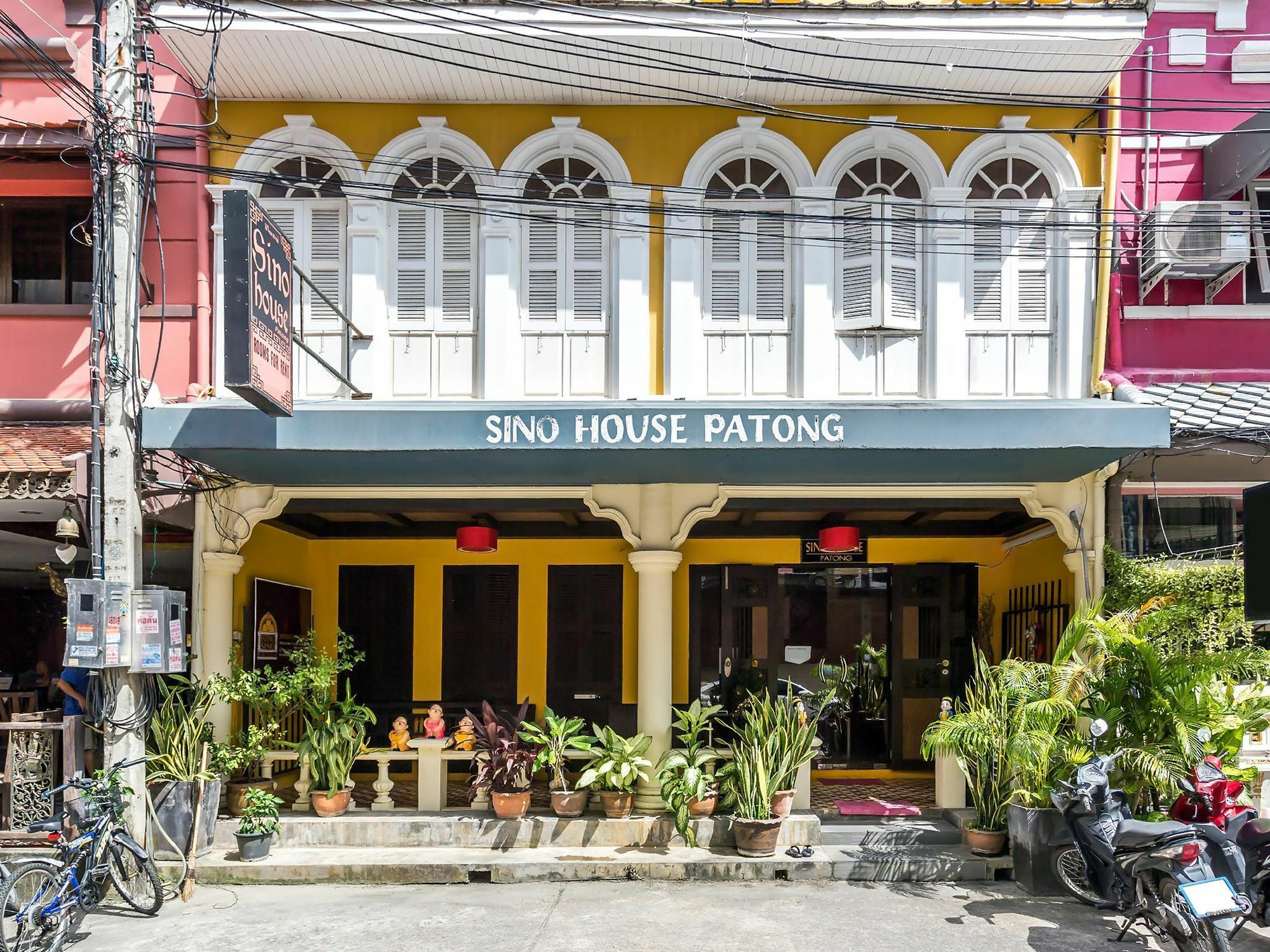 Отель Sino House Patong Экстерьер фото