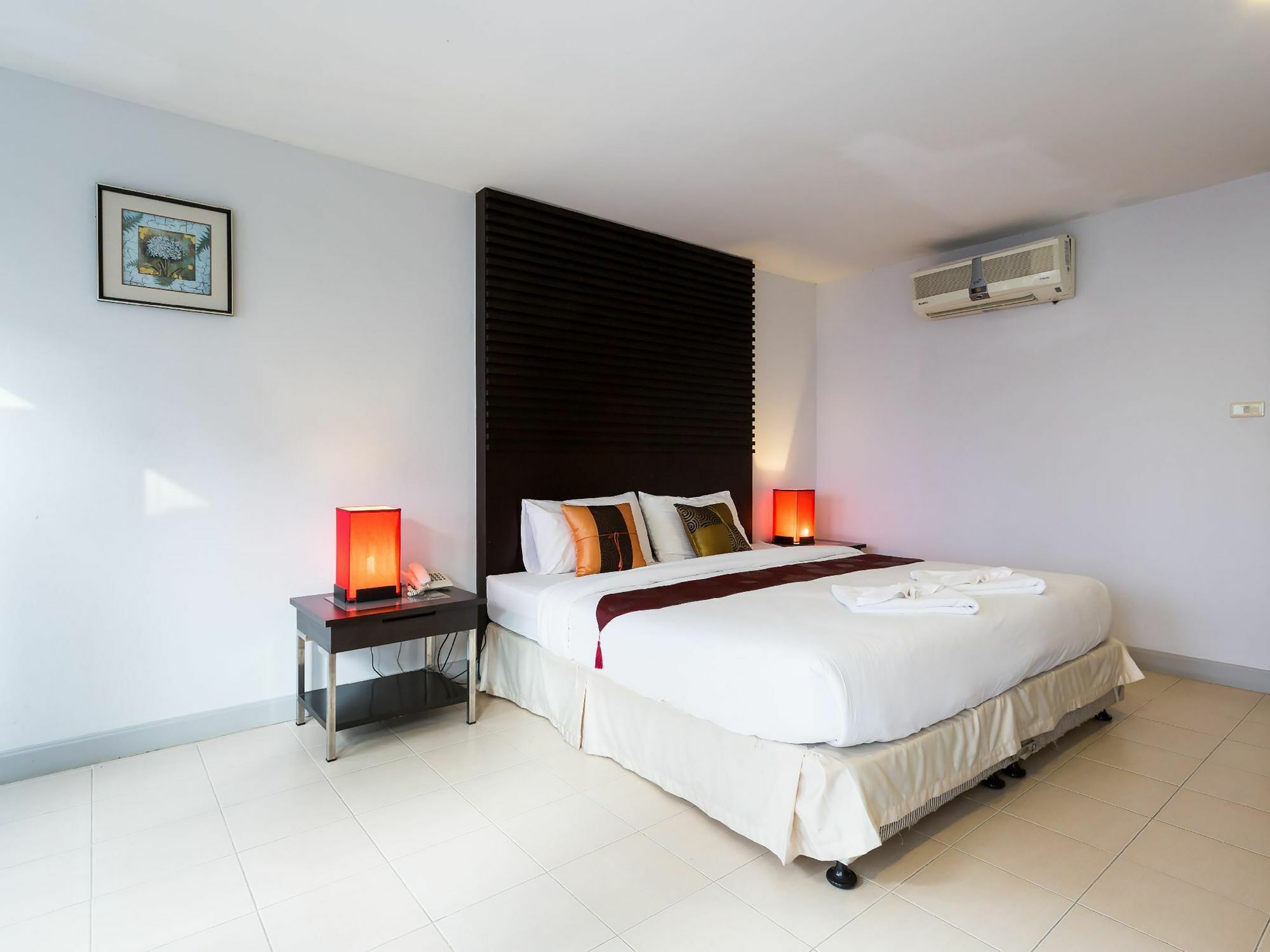 Отель Sino House Patong Экстерьер фото