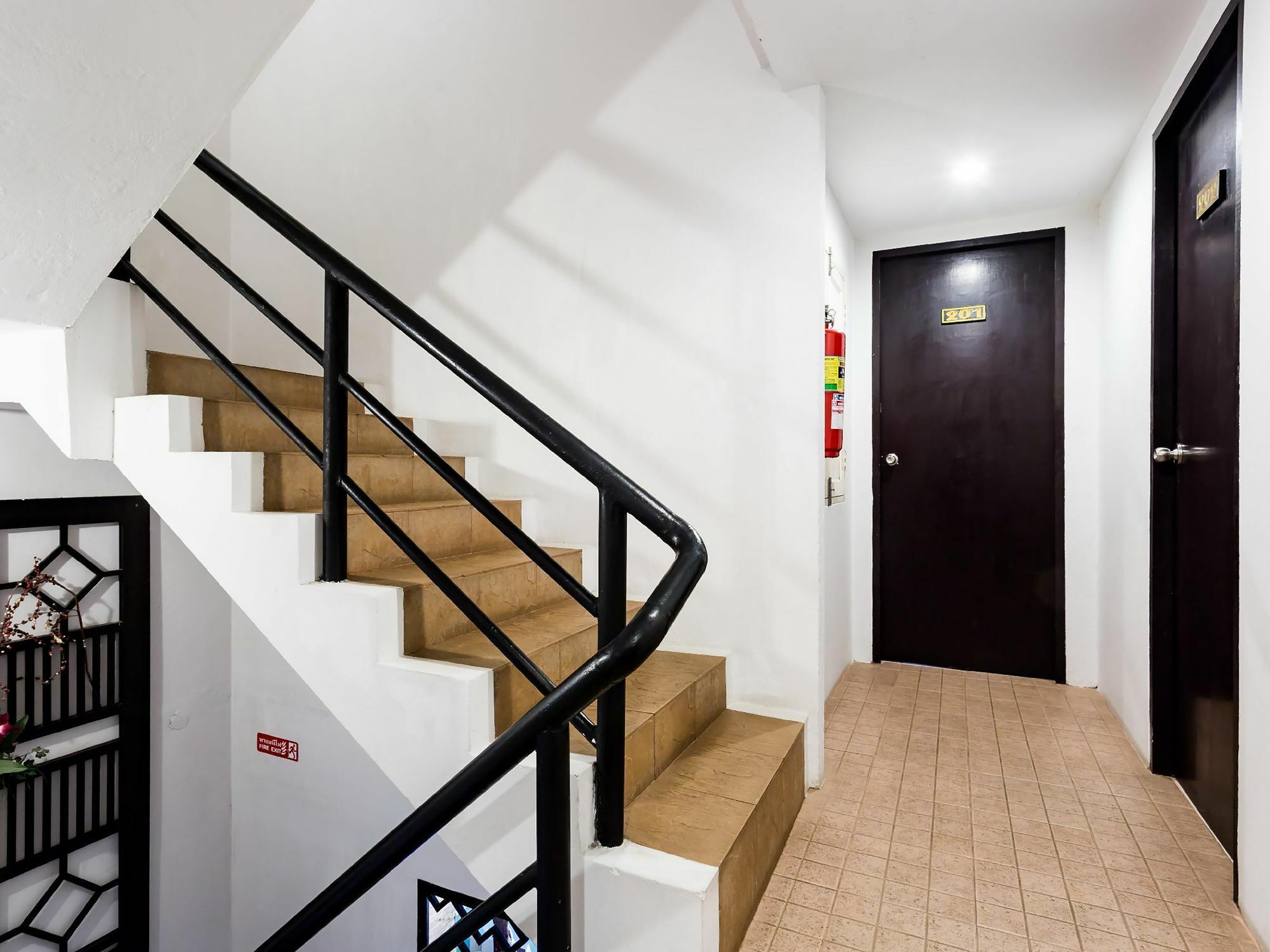 Отель Sino House Patong Экстерьер фото